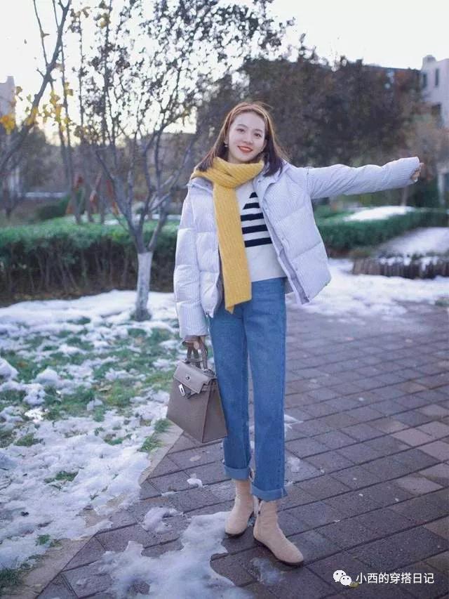 羽绒服如何搭配又时髦又显瘦,90鸭绒羽绒服女款修身显瘦中长款