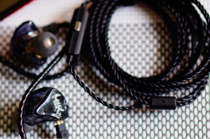 头戴式耳机推荐学生党好看,头戴式耳机推荐学生党不漏音