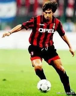 80后记忆里的足球巨星,80后的踢足球记忆视频大全