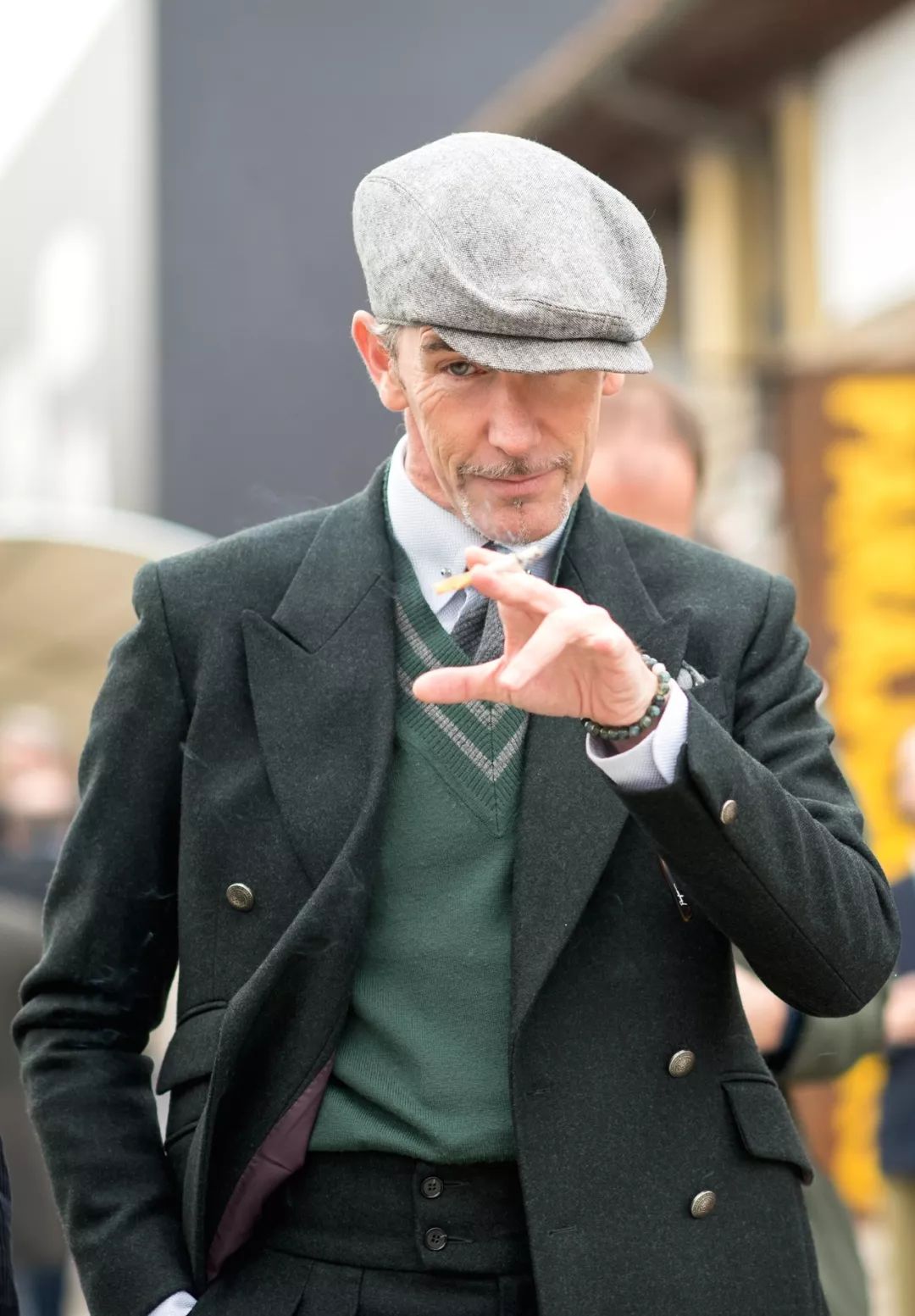 冬季怎么选择适合自己的帽子 (冬天如何选择适合自己的帽子)