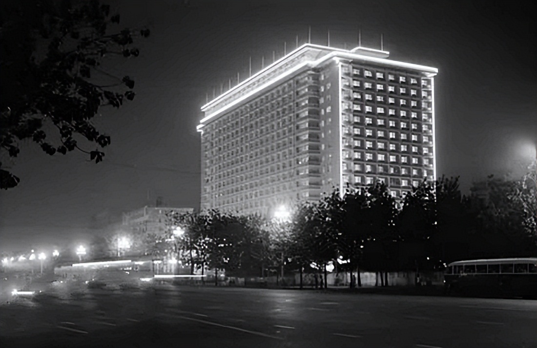 1973年北京饭店扩建突然被叫停，周总理：可能威胁到中南海的安全