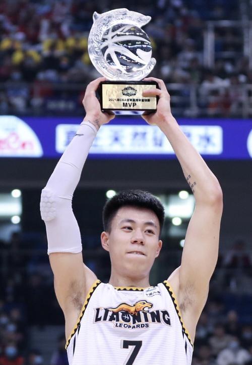 林书豪张镇麟现身野球场,张镇麟林书豪在成都