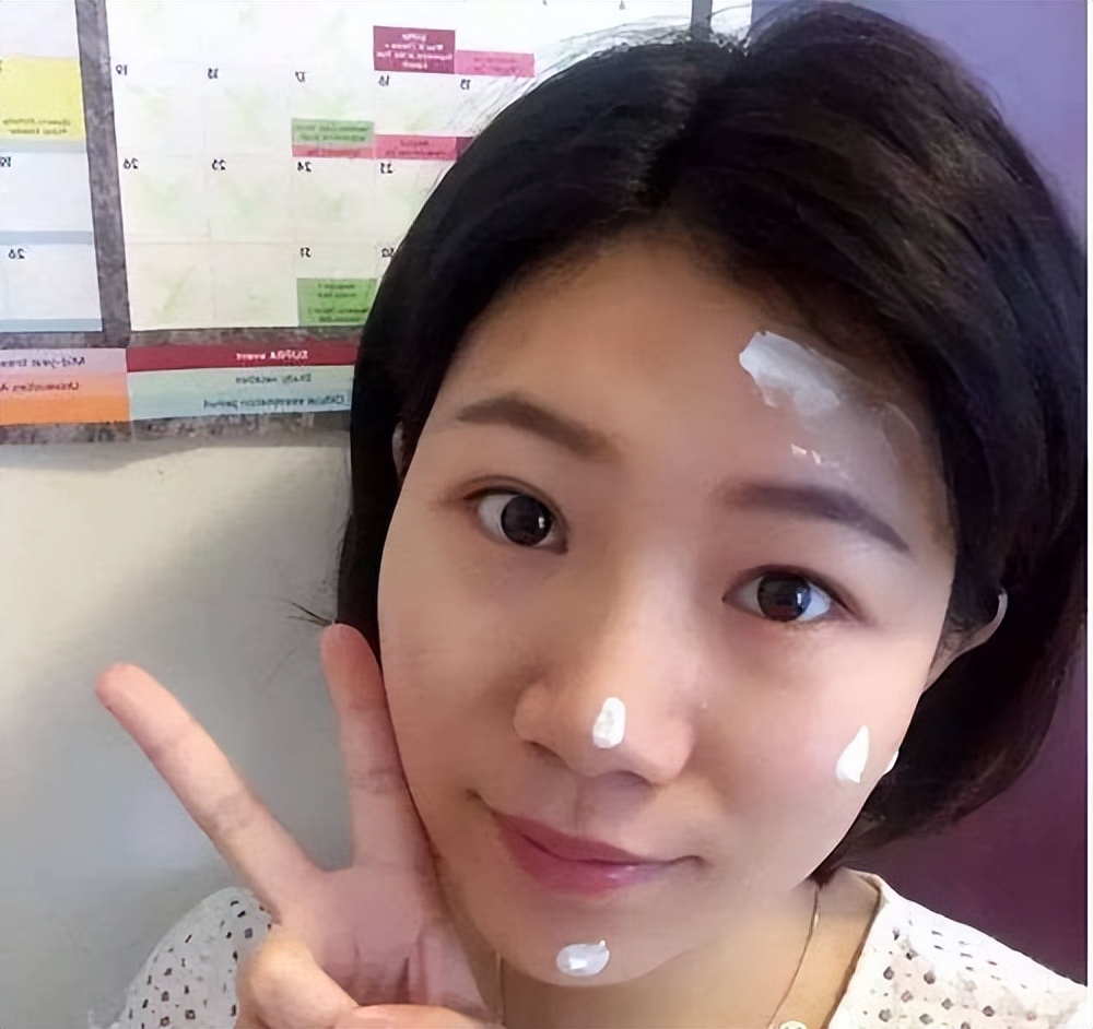 50岁的女人用什么化妆品最好,50岁女人必备化妆品