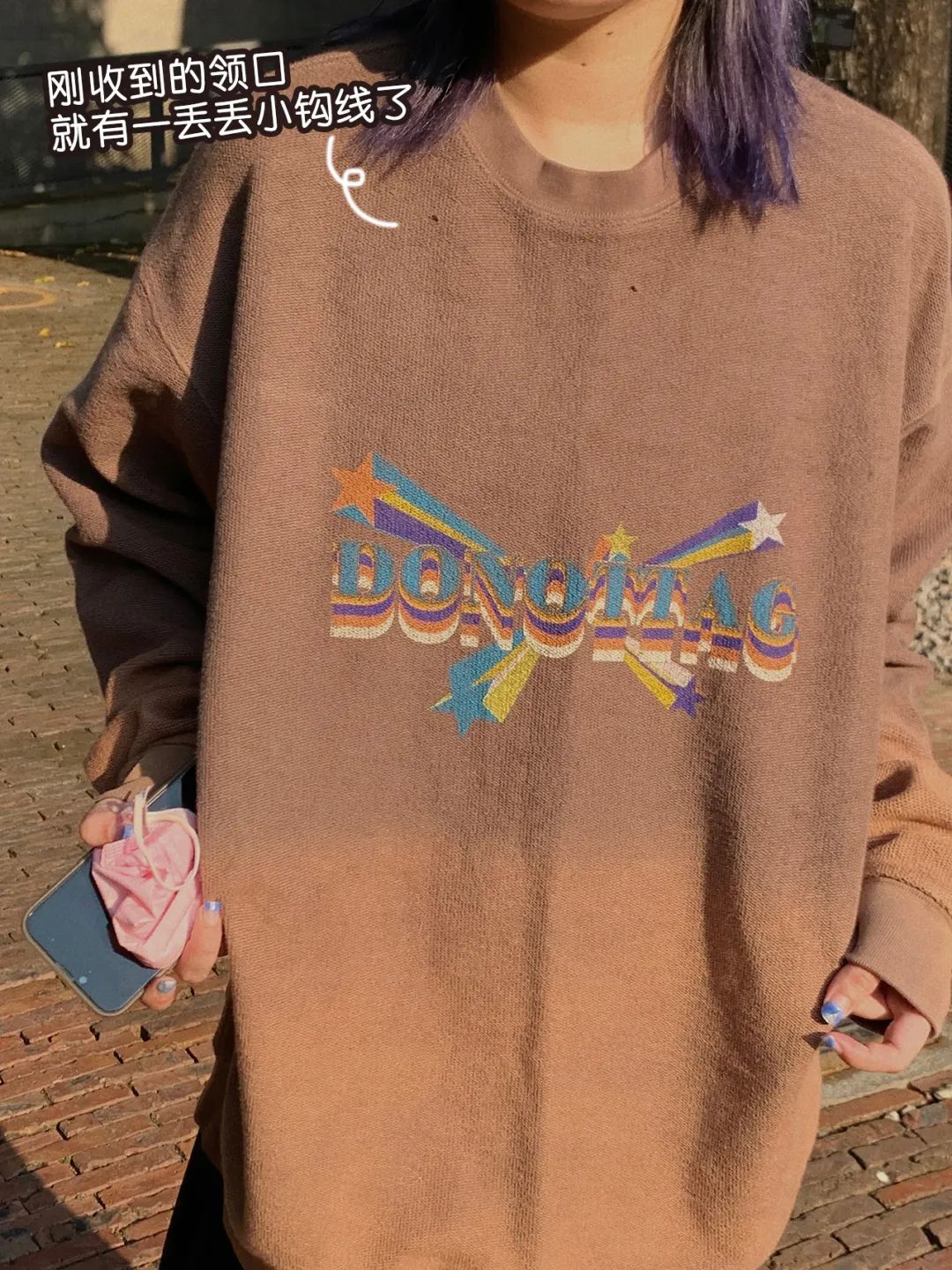 王鹤棣赵露思三亚同框同款,王鹤棣赵露思黑色衣服