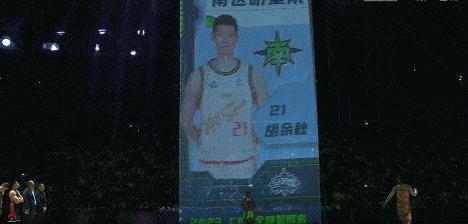 张镇麟全明星说郭艾伦,张镇麟全明星扣篮大赛郭艾伦反应