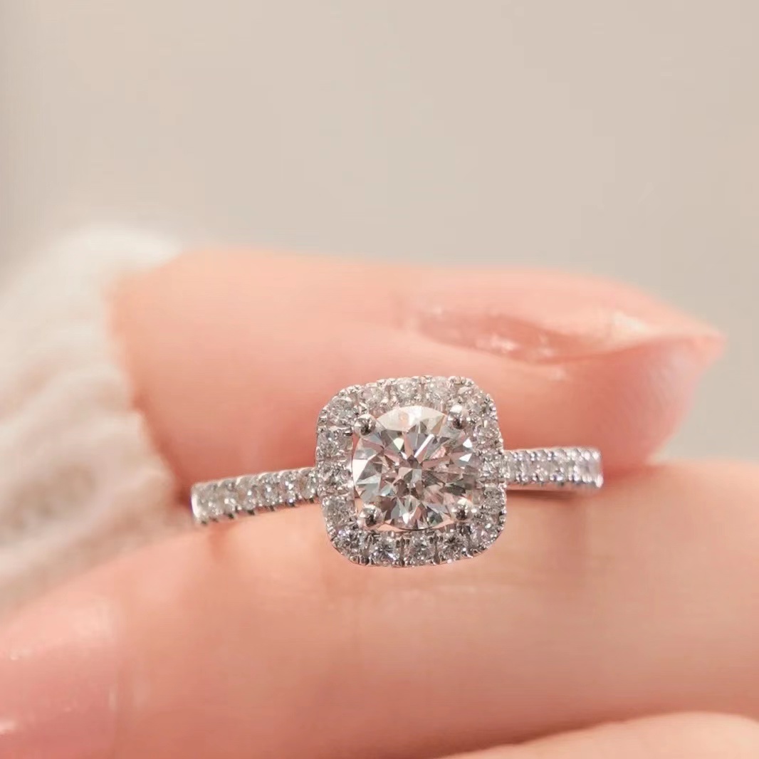 老凤祥钻戒怎么看钢印,老凤祥钻戒真假怎么辨别