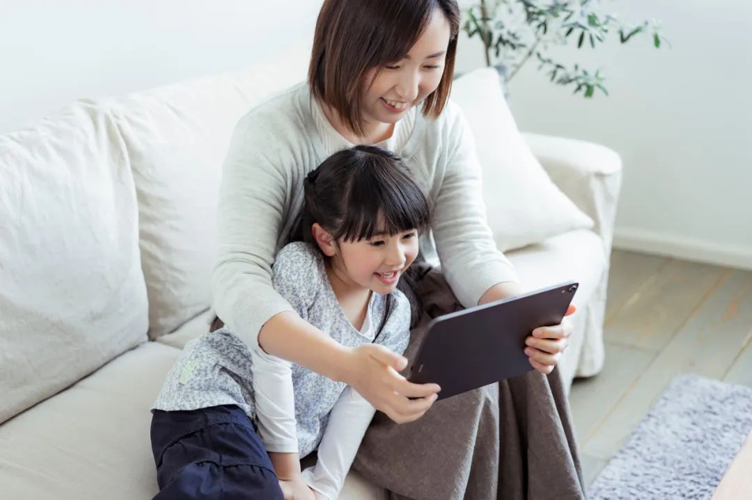 小孩子烧伤和烫伤怎么处理,烫伤用碘伏还是烧伤膏好得快