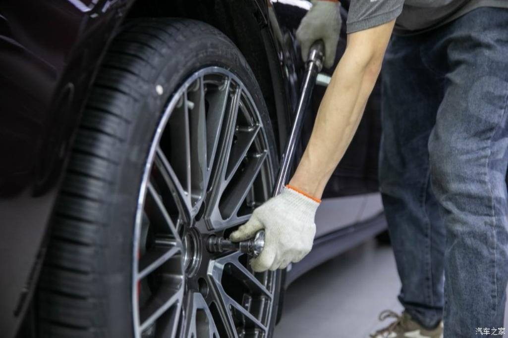 青岛保时捷panamera,保时捷panamera原车19寸轮毂