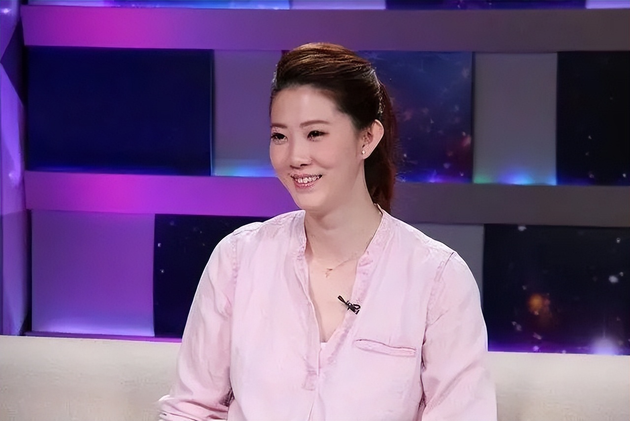 前女排最美队长,女排最美队长久违露面