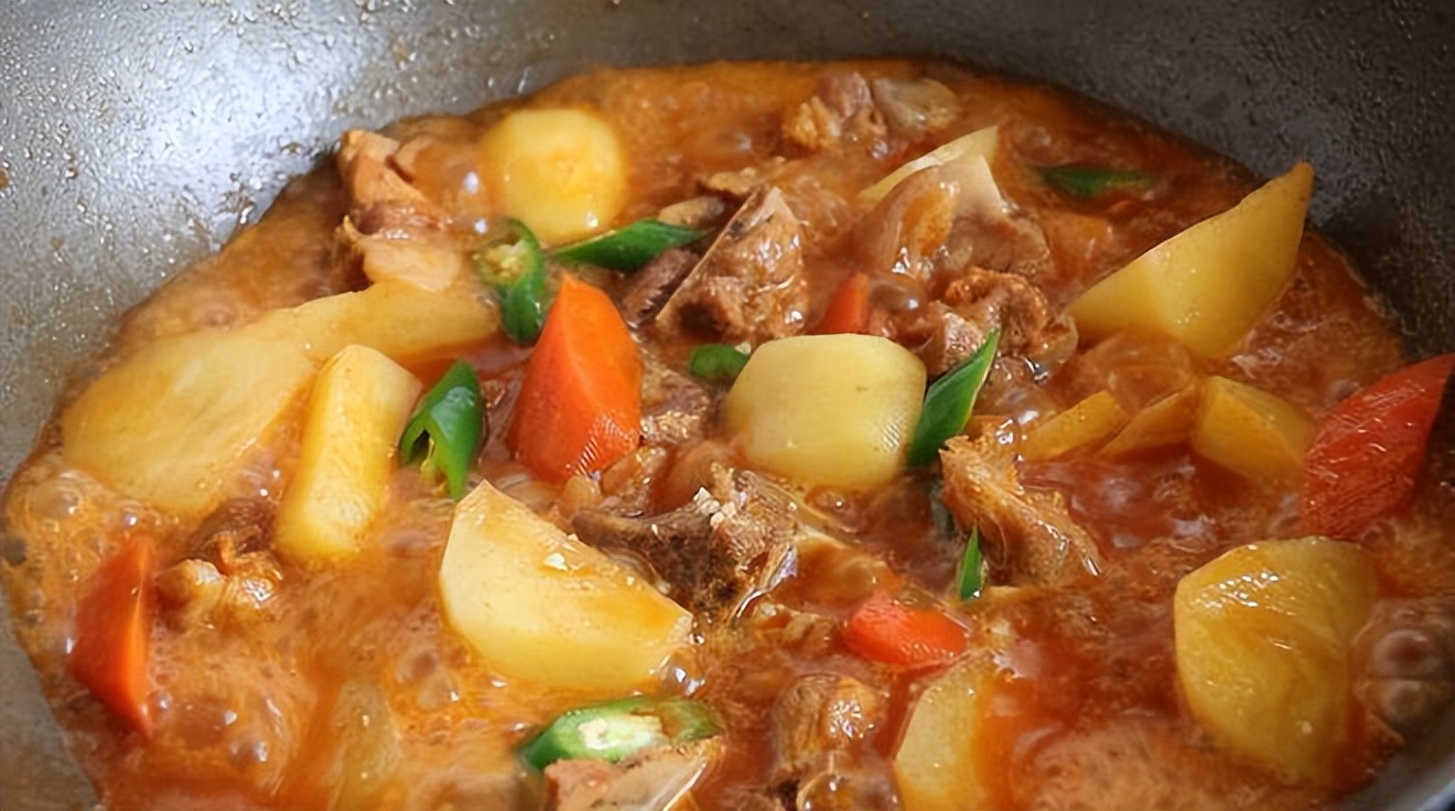 买排骨怎么区分前后排,排骨上有脆骨的是前排还是后排