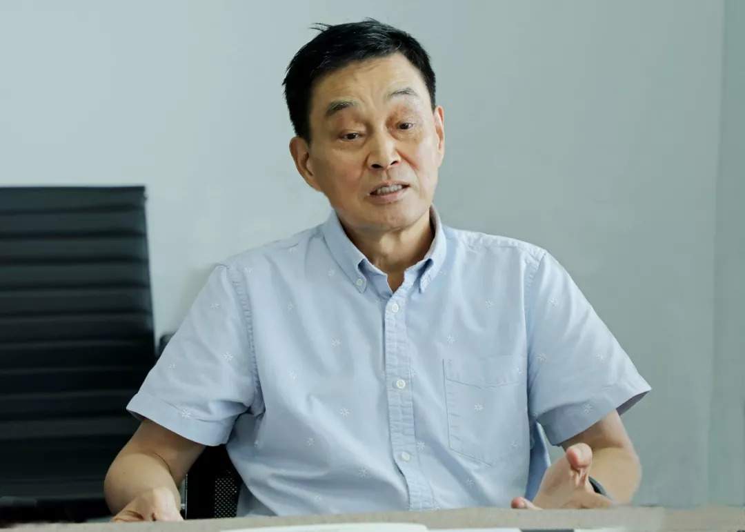 贫困夫妻养出四个亿万富翁，四兄弟共造商业帝国，却历经两次分家