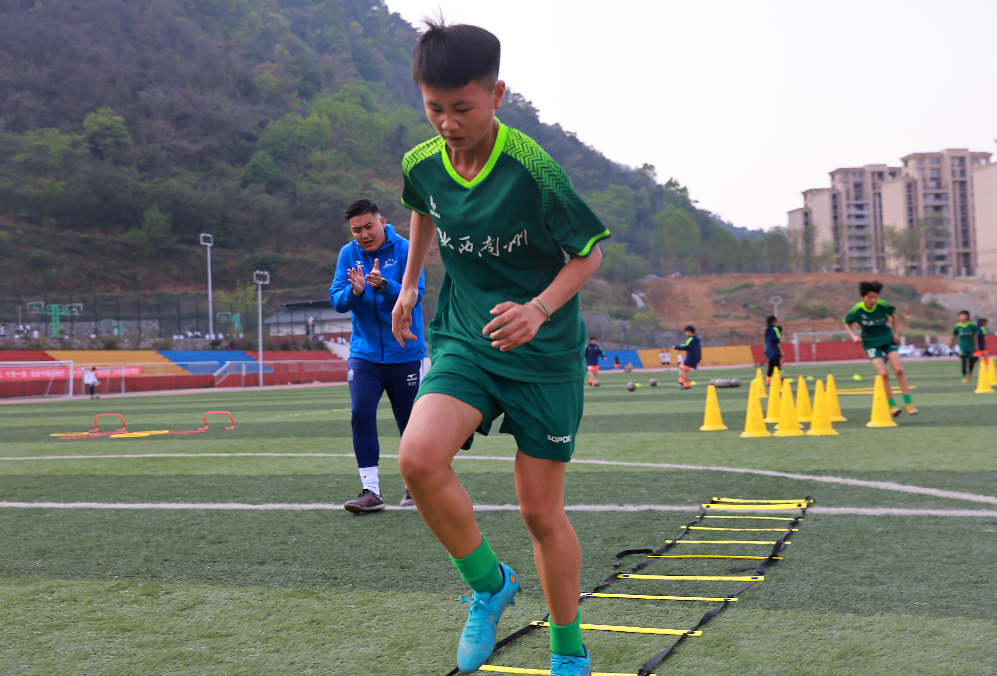 铿锵玫瑰军训,铿锵玫瑰辅导作业