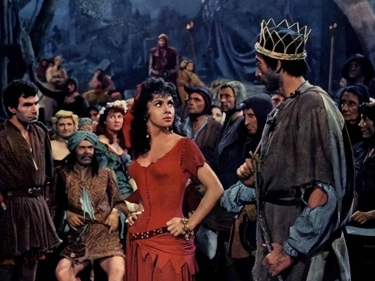 巴黎圣母院人物,电影巴黎圣母院人物特色解读