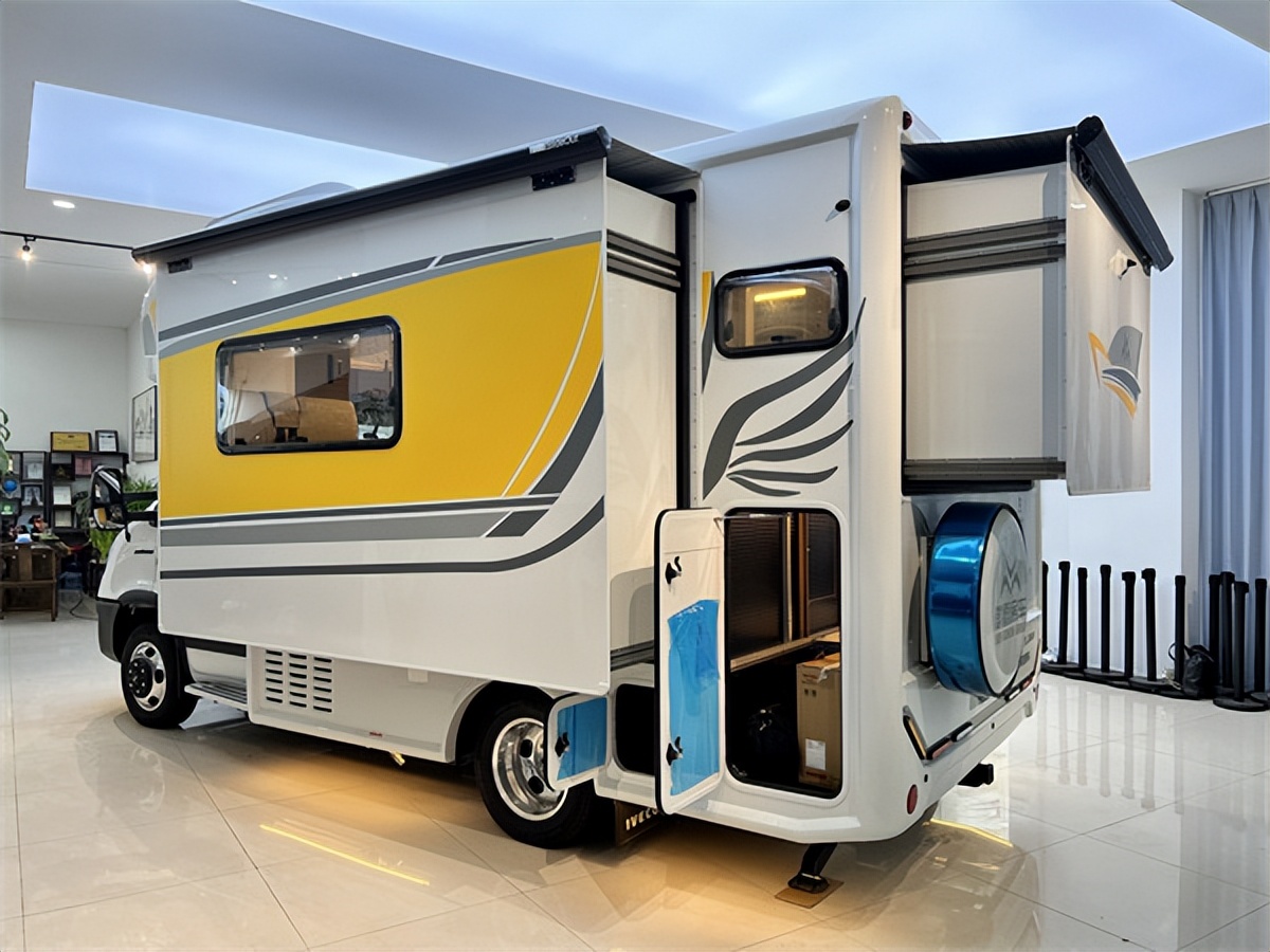 戴德自由风max房车2023,依维柯newdaily戴德房车