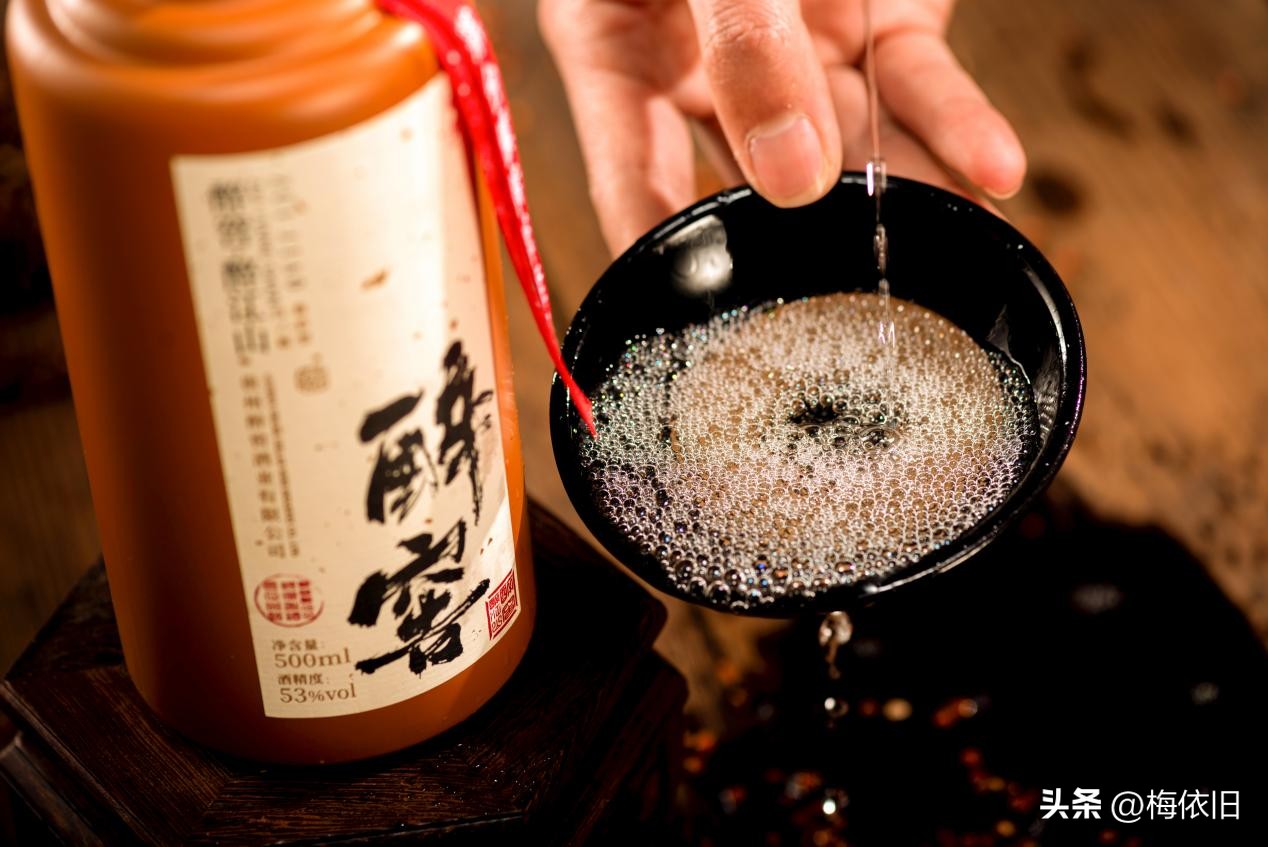 六七十元52度白酒什么牌子酒好喝,一百多块钱的白酒什么牌子好喝