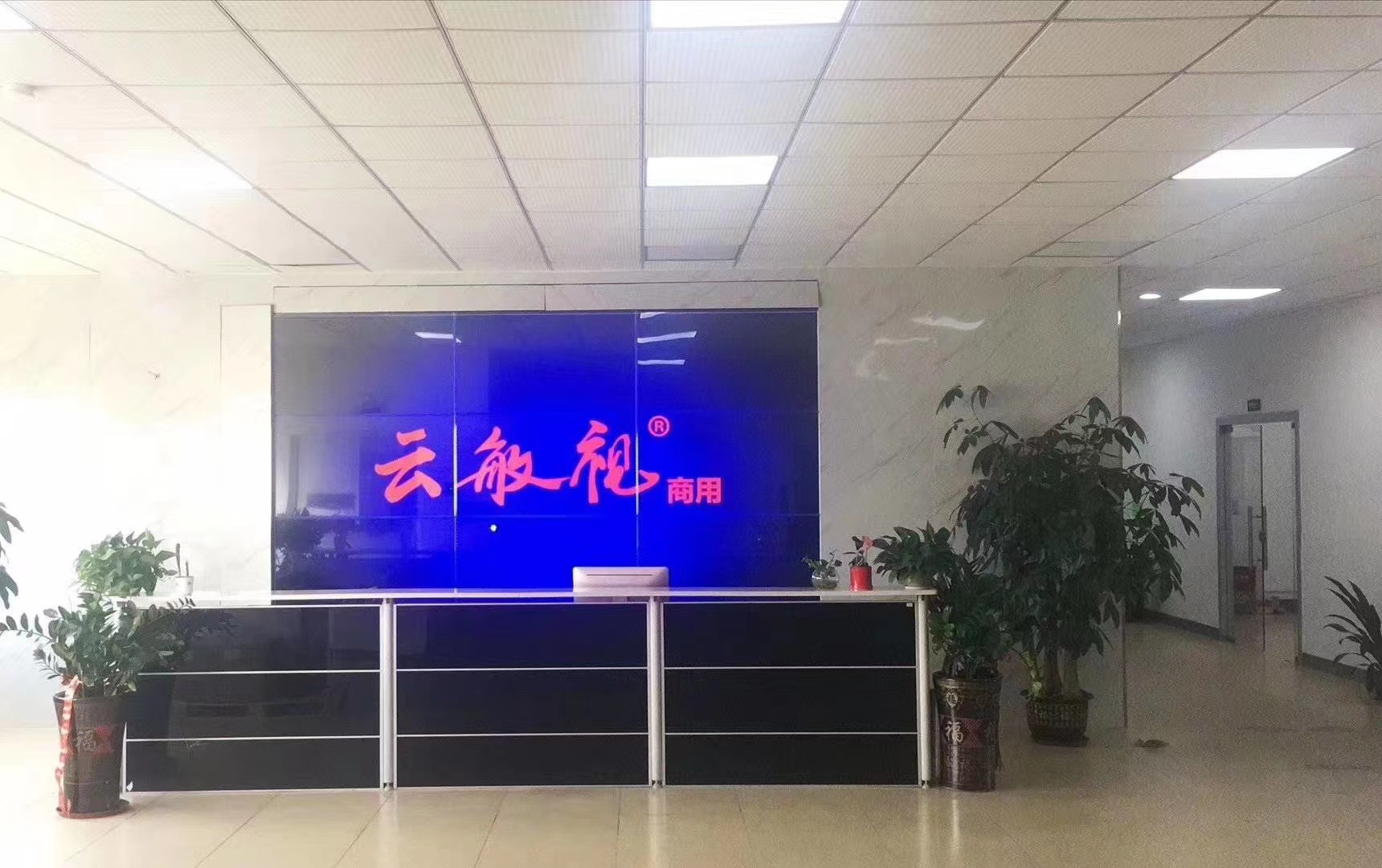什么是无缝拼接屏设计,什么是无缝拼接屏幕