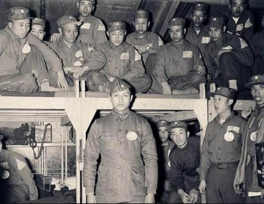 中美停战李承晚不服气,志愿军调大炮猛轰韩军,毛*东泽**:打服他