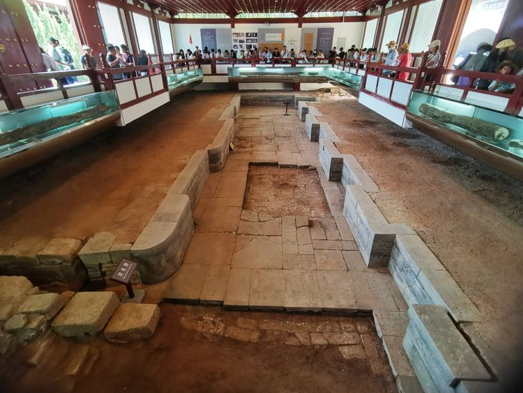 华清池温泉源头,天下第一泉华清池