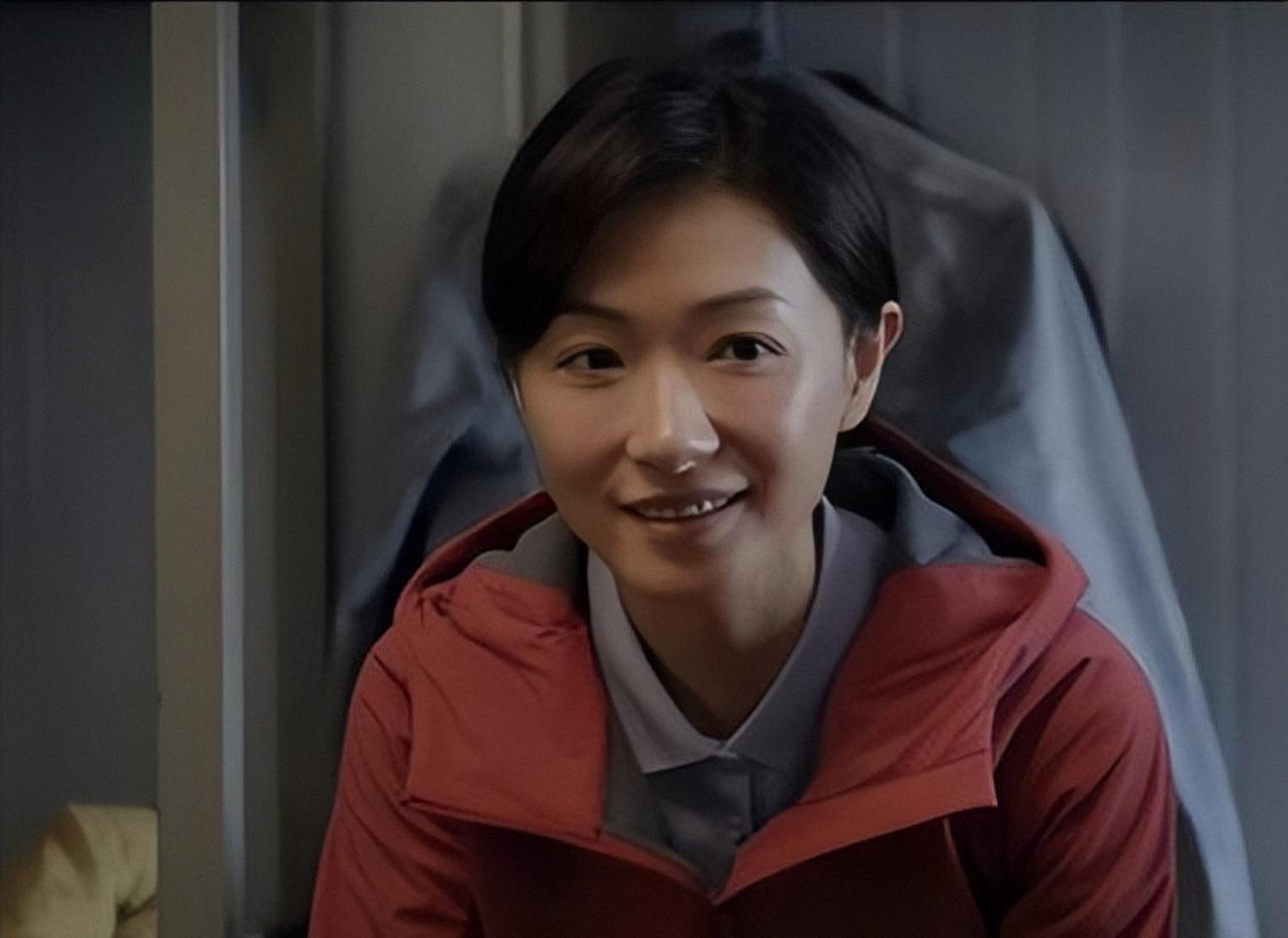 气场不对别硬演“女干部”，2部热播剧5位女演员一比较，差距不小