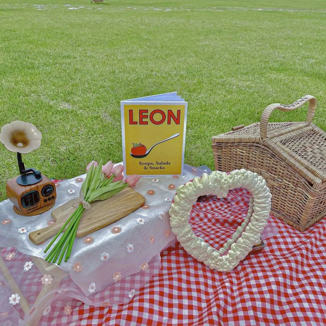 绿色背景图ins高级感小图,干净的背景图ins风冬日高清