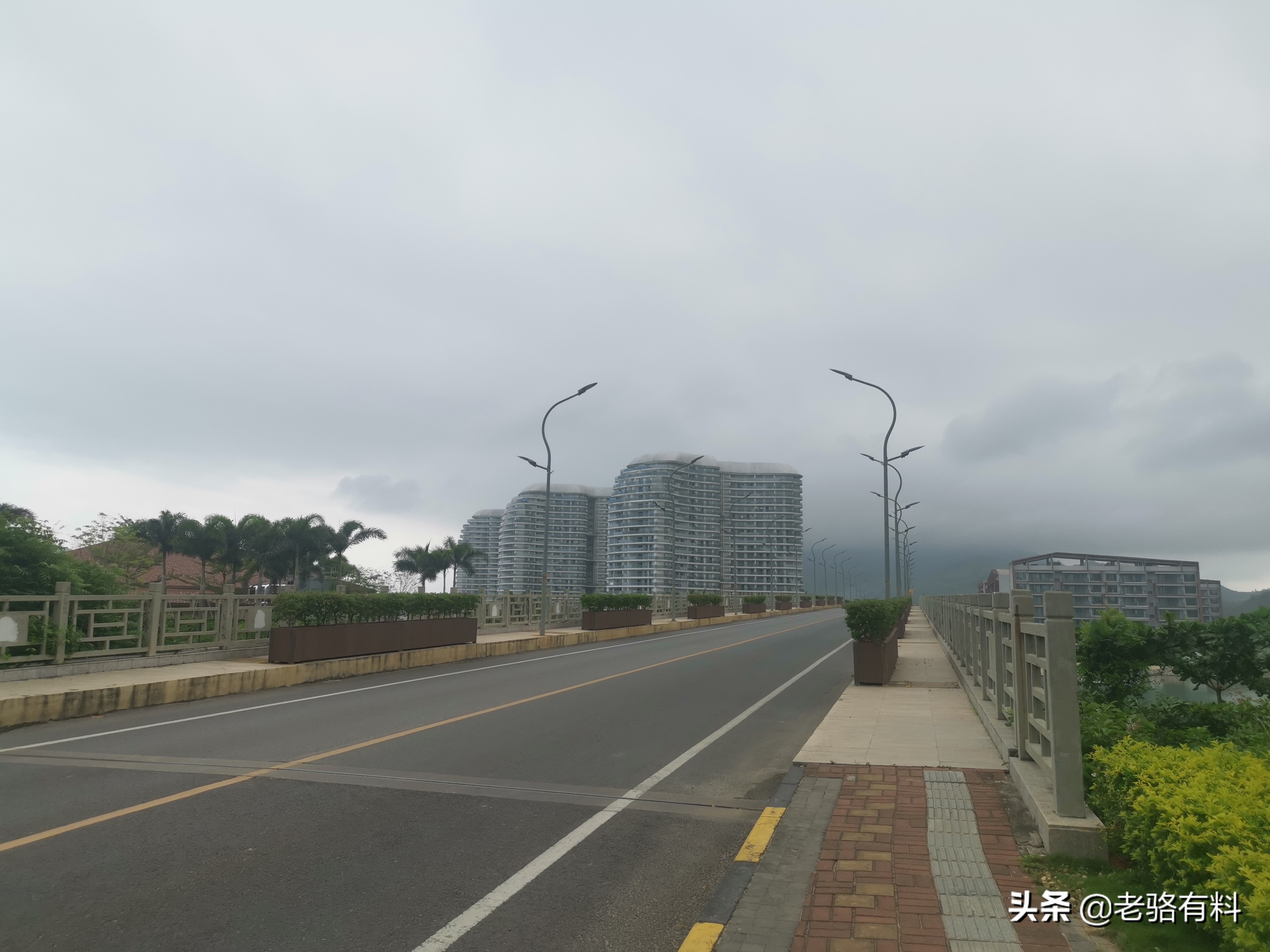 海南著名度假圣地神州半岛成了空岛，没了外地人该如何生存