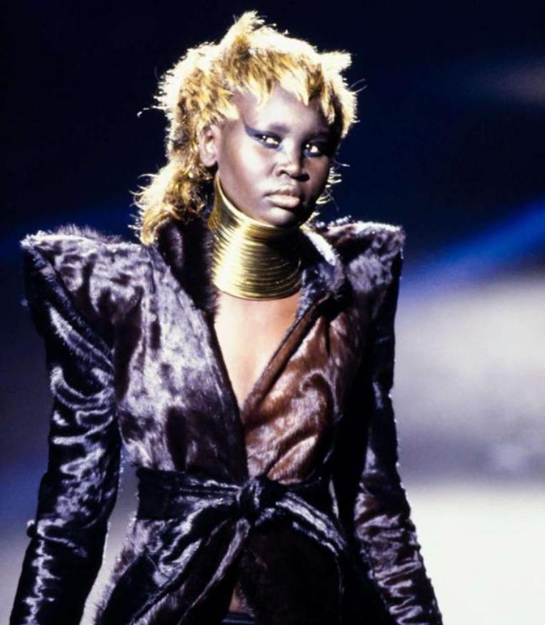 最美黑人“黑珍珠”：18岁挑战欧美一战成名，征服了白人审美