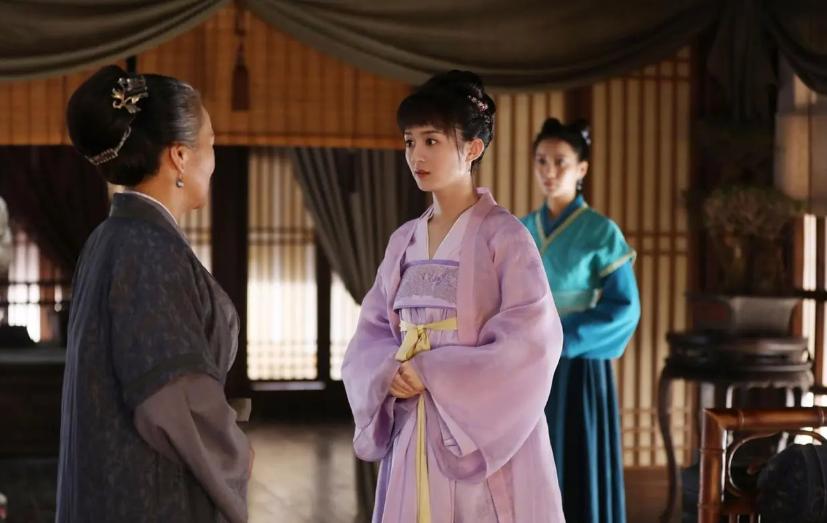 赵丽颖拍吻戏不雅的采访,杨幂和赵丽颖吻戏