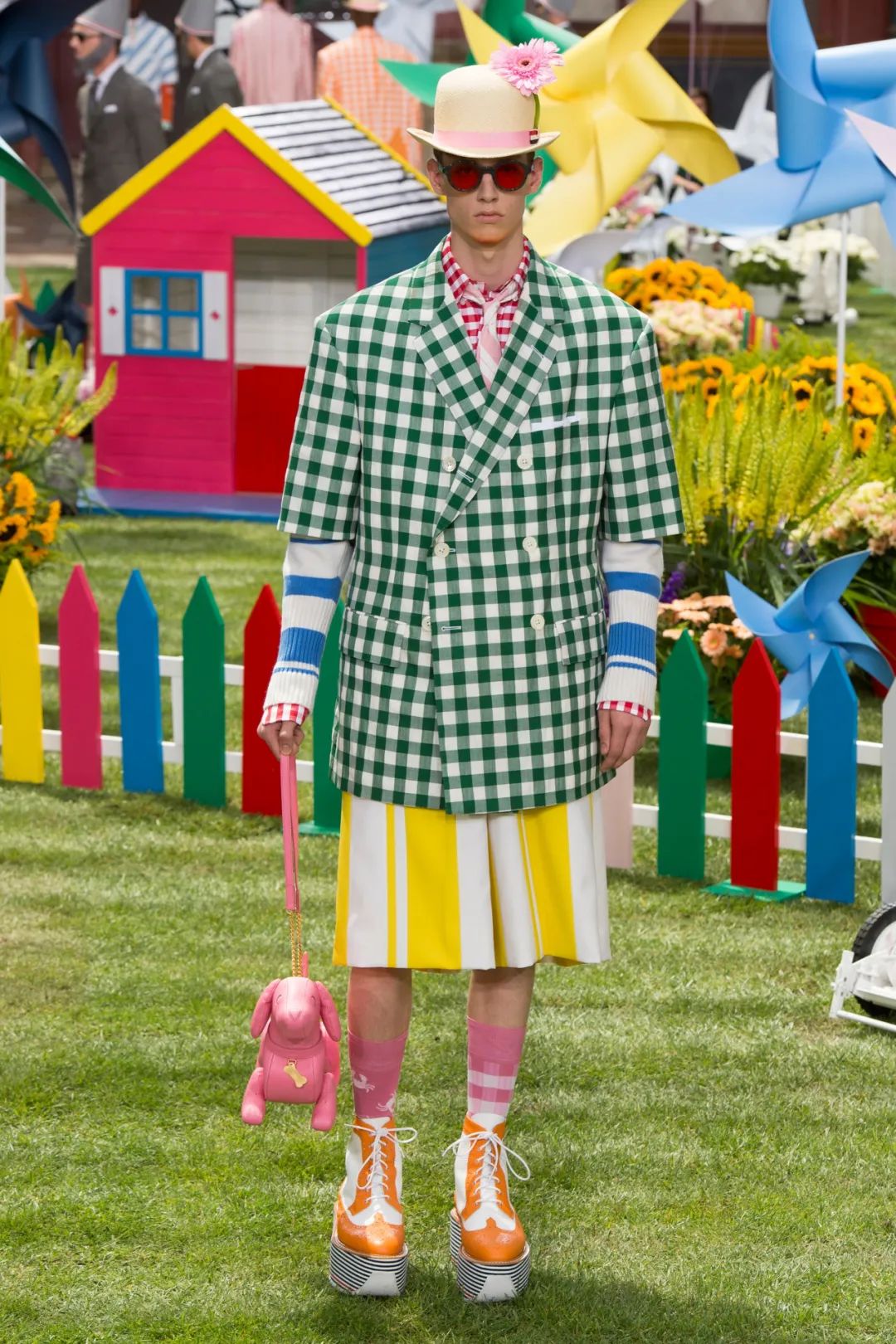 王心凌穿搭设计师,王心凌学院风女生穿搭