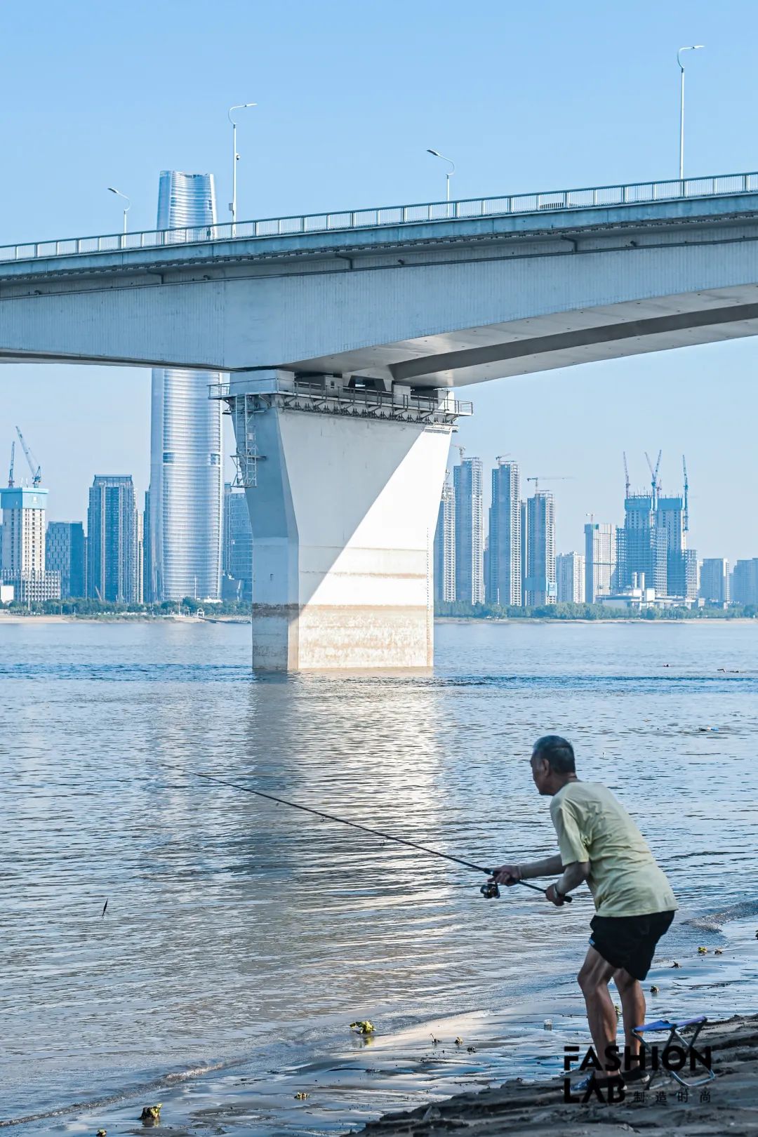 想学钓鱼新手需要买什么,新手学钓鱼最快的方法