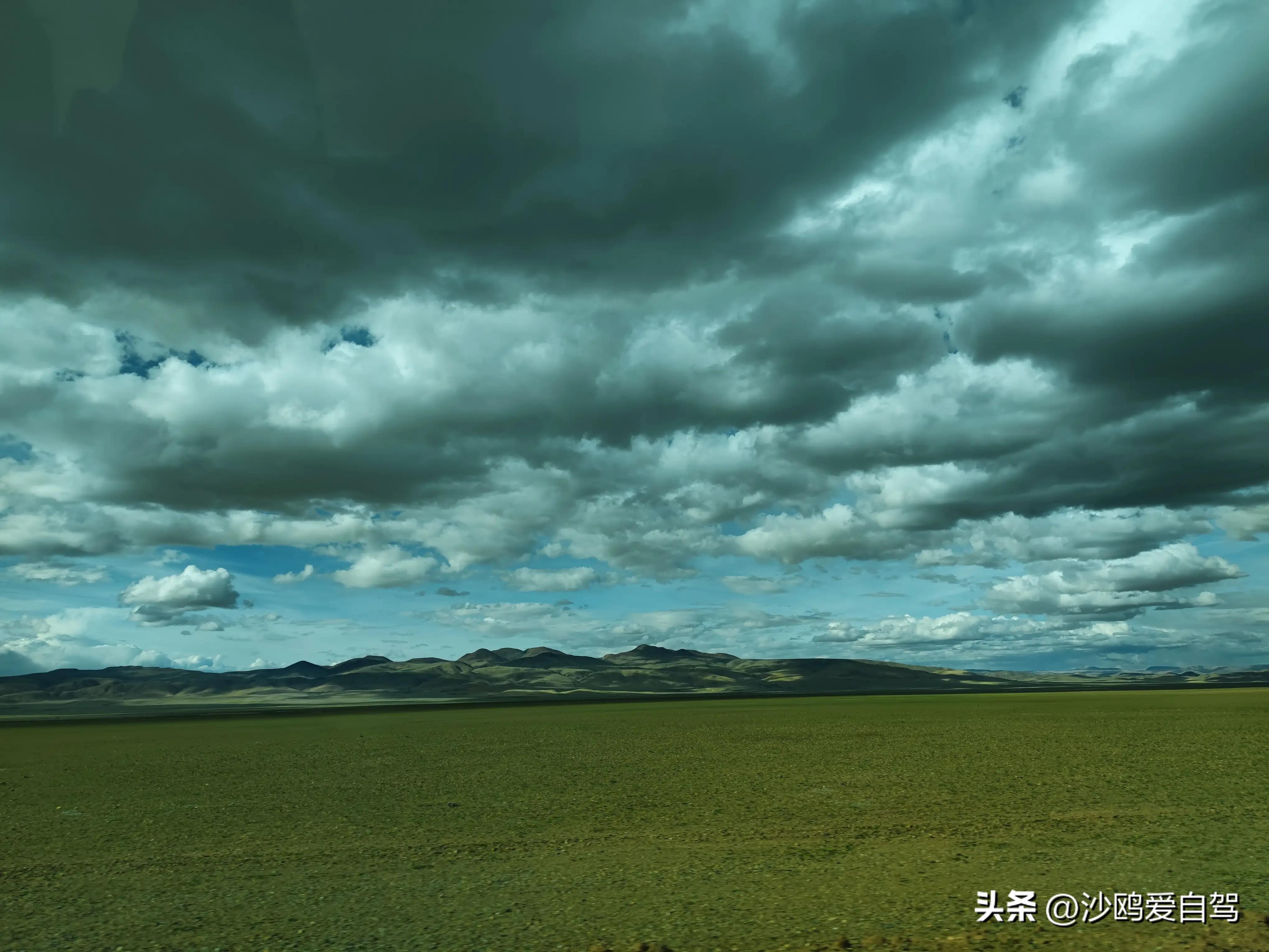 自驾四进*藏西***疆新**第12天:人在囧途:当惹雍措圣湖边陷车,轮胎鼓包