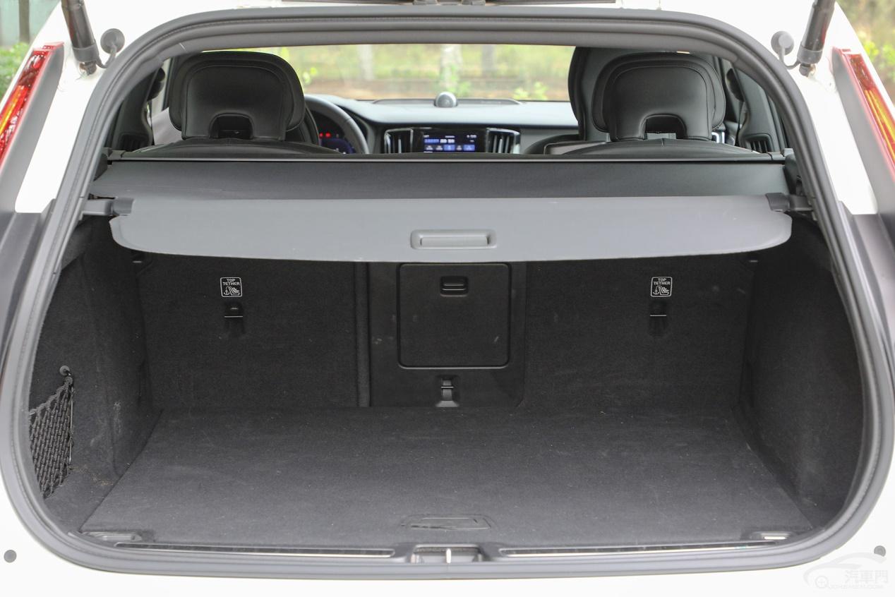 优雅内敛的北欧“瓦罐儿”试驾沃尔沃V60