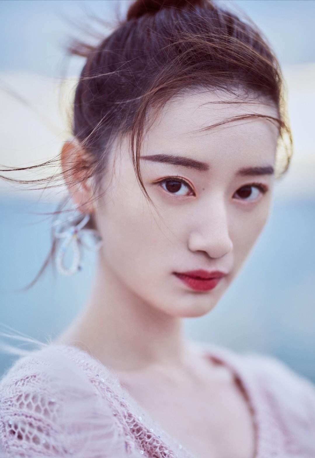 杨幂谍战跳舞,杨幂采访视频揭秘娱乐圈