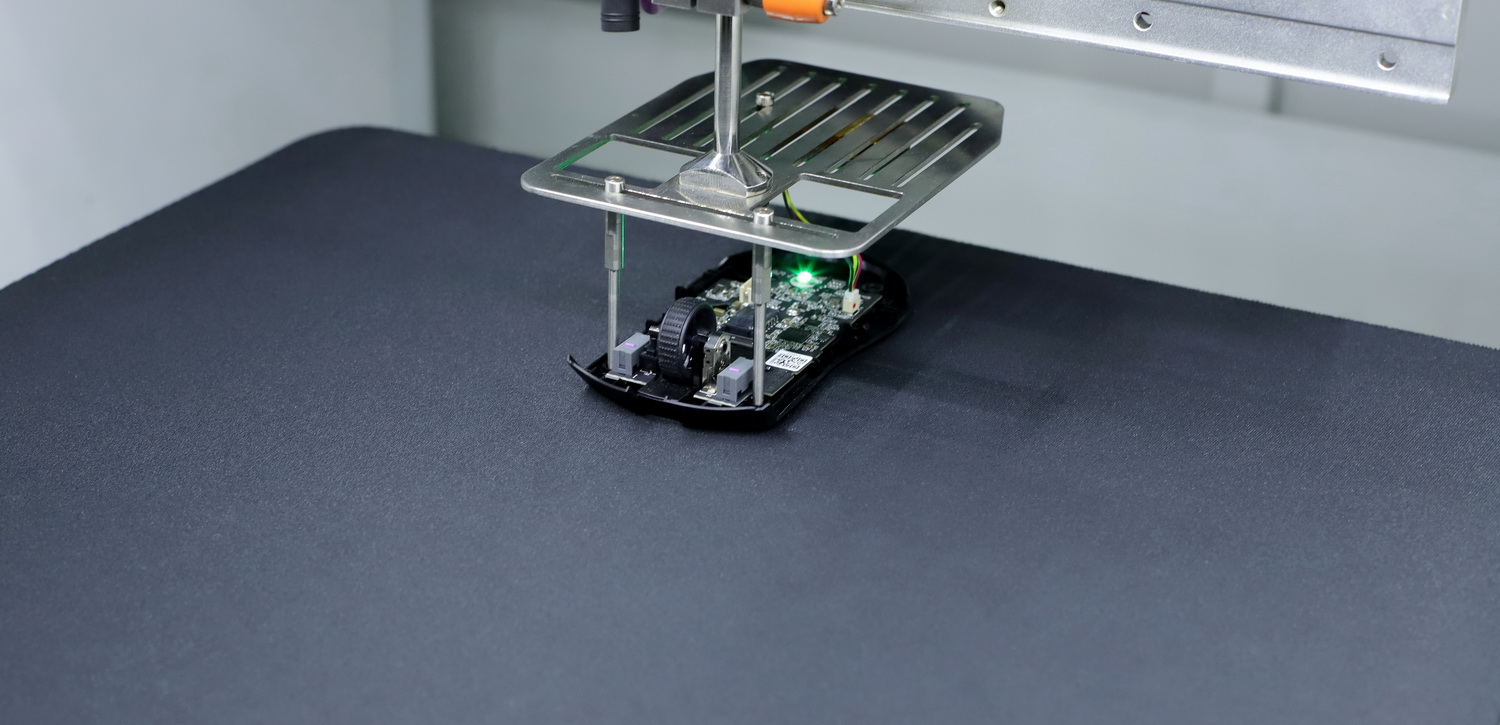 毒蝰鼠标游戏电竞专用,100价位游戏鼠标垫怎么选