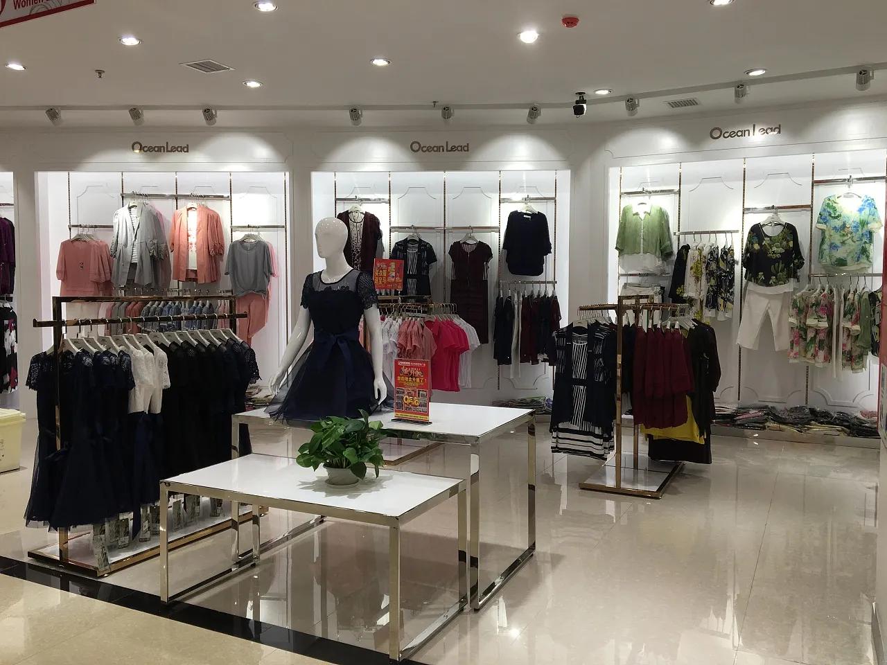 同品牌实体店衣服和网上有区别吗,网上卖衣服款式一样价格不一样