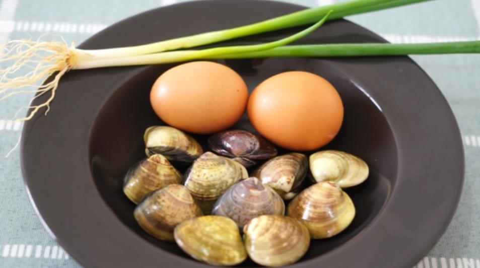 洗蛤蜊的方法,为什么用盐水泡蛤蜊不开口吐沙