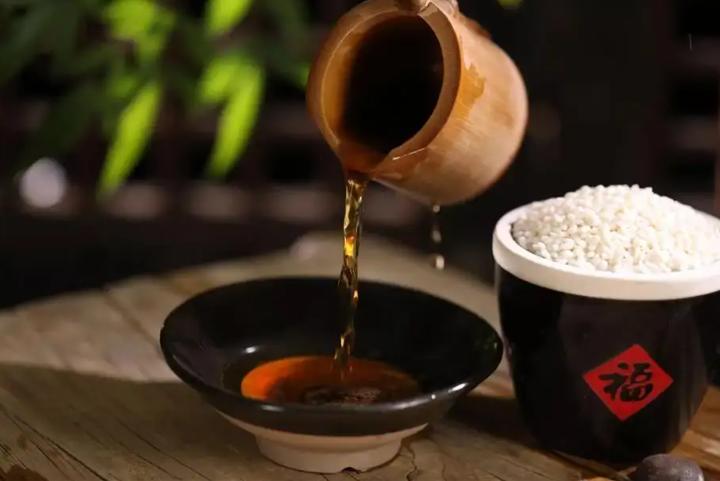 传承千年的黄酒，为啥如今很少有人在喝，过来人透露这3个原因