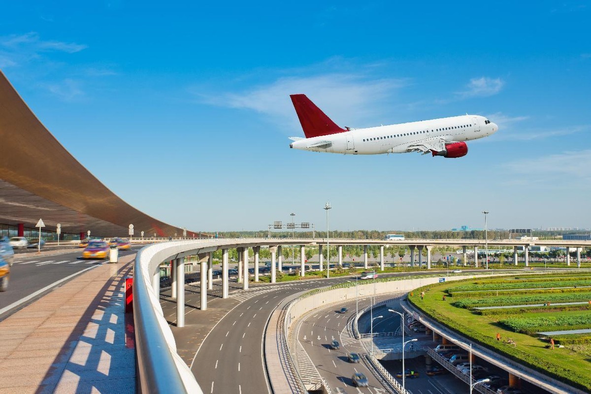 飞机经停期间需要下飞机吗,飞机经停都要下客吗