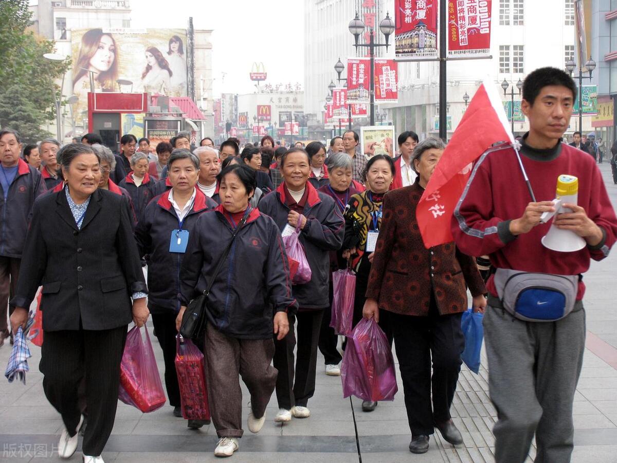 导游工资低,导游为啥越来越少