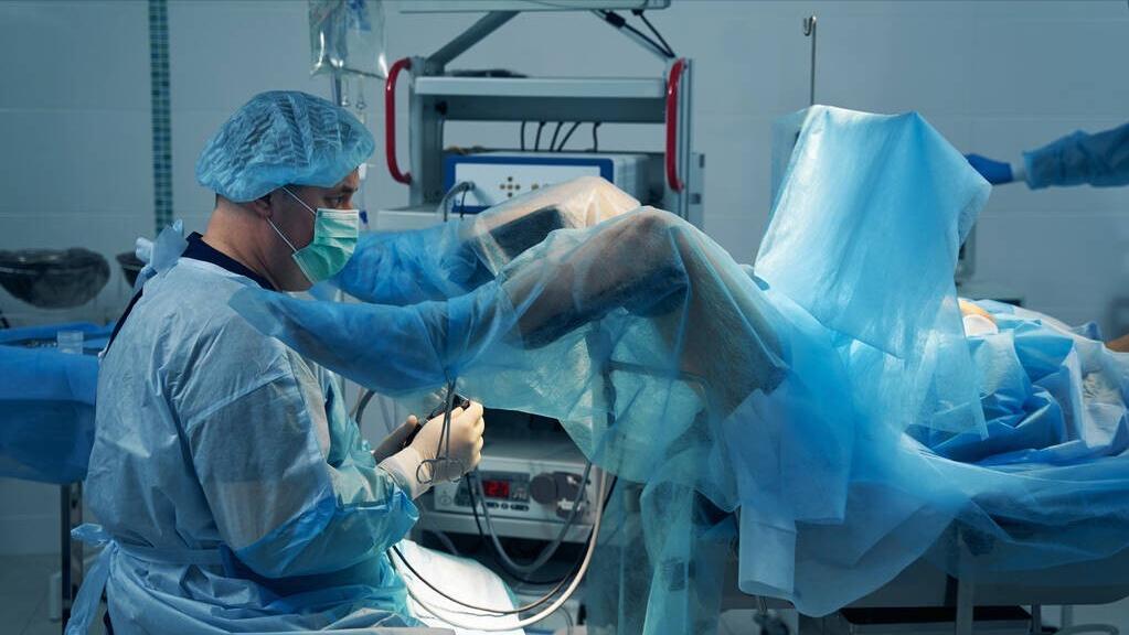 不要错把癌症当小毛病，身体出现2种情况，或是子宫内膜癌的信号