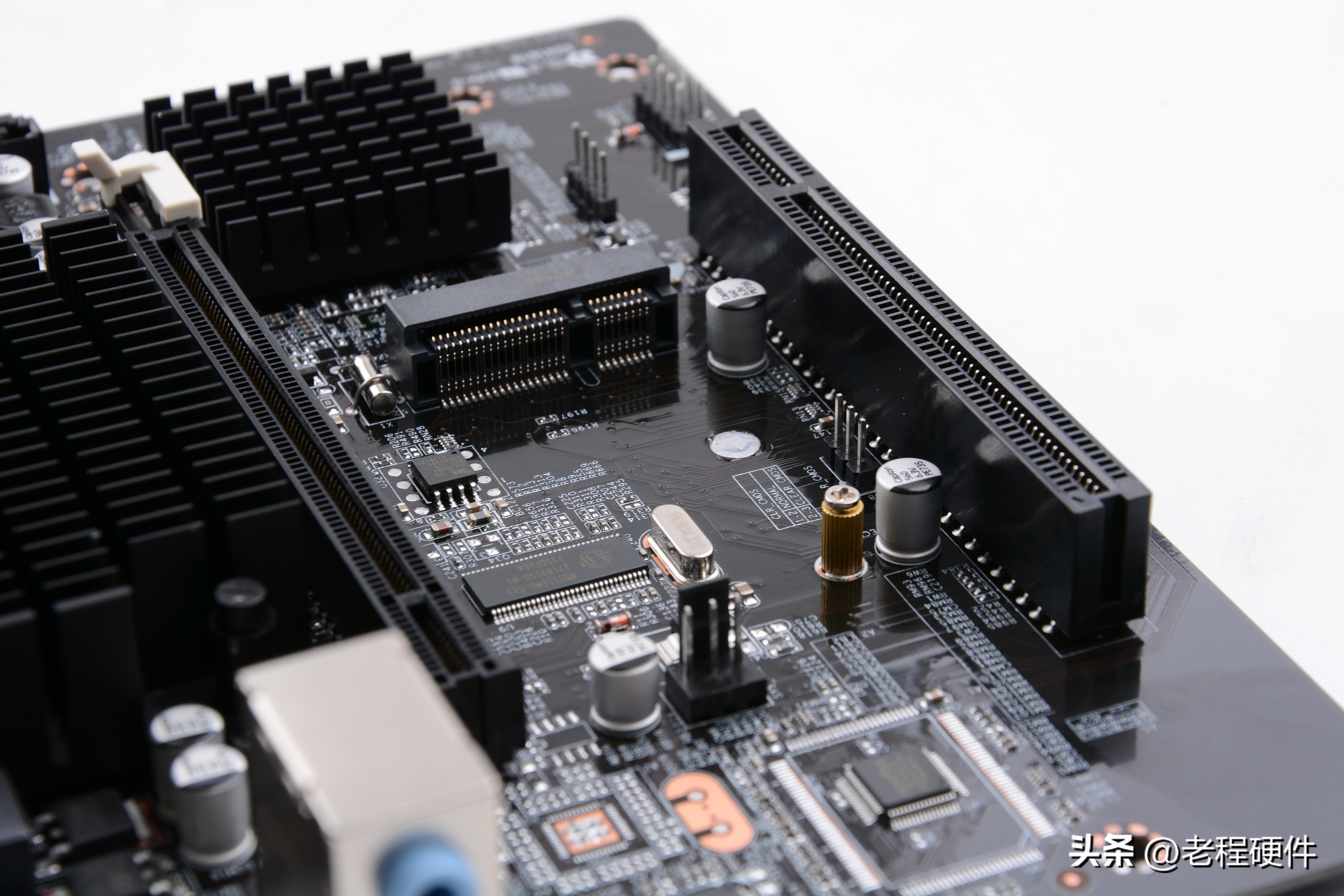 电脑组装价格实体店便宜吗,网络购买电脑配件组装更便宜吗