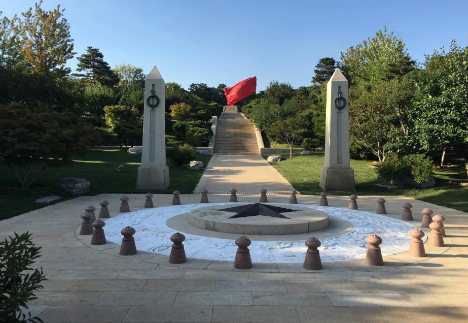 华先生意外身亡,华去世