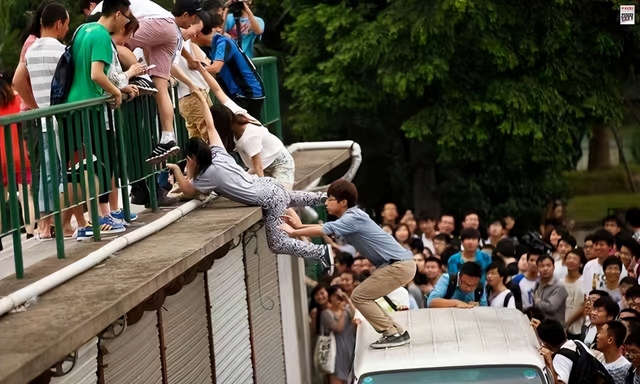 普通家庭娃疯狂追星怎么办?追星是把“双刃剑”,做好引导很重要