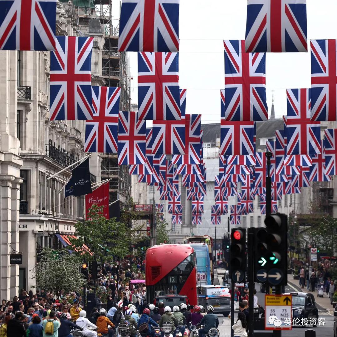 英国国王加冕典礼全过程中文解说,英国国王加冕仪式直击现场哈里