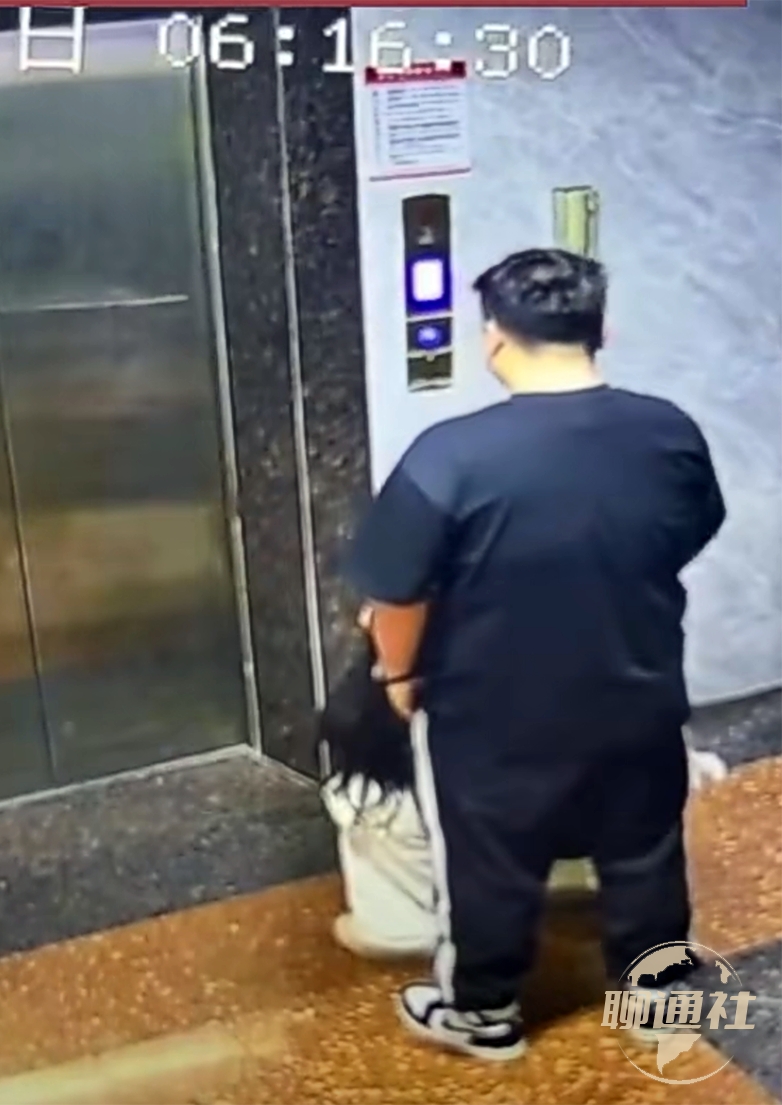 女子凌晨四点独坐电梯遭男子尾随,女子等电梯时遭陌生男子身后猛撞