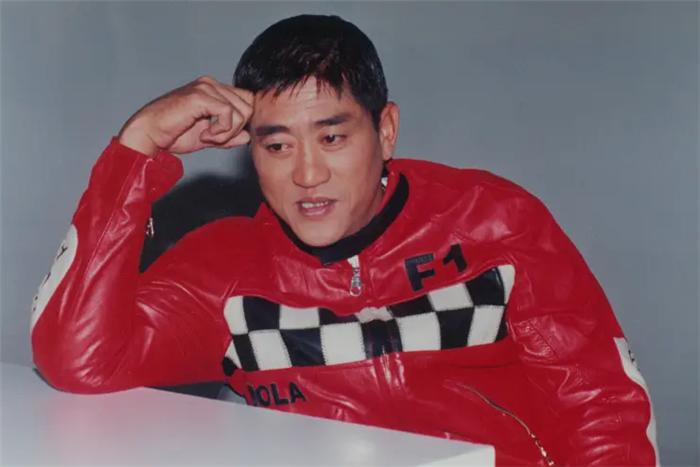 许冠杰访谈节目完整版周润发,周润发许冠杰演唱会完整版