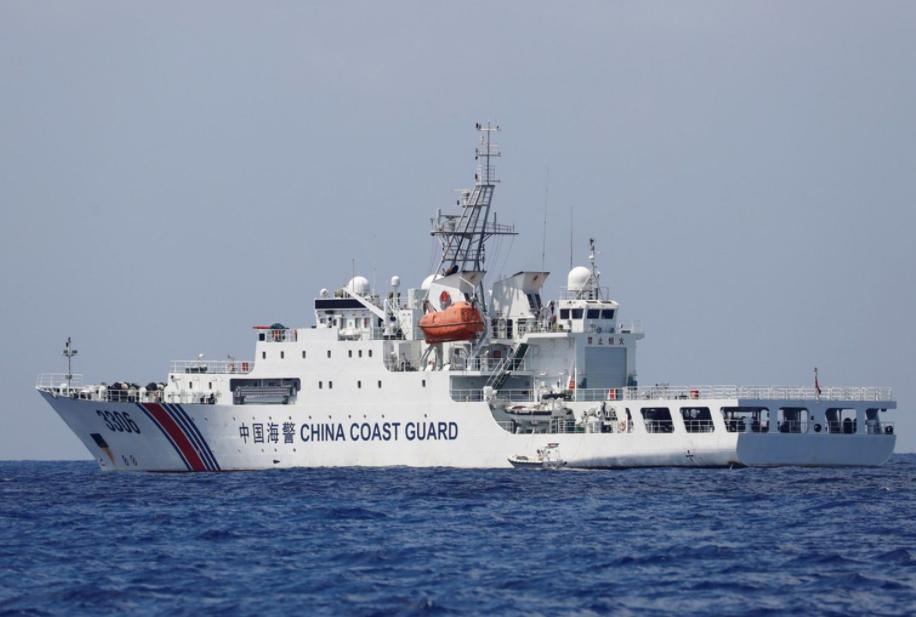 菲议员窜台见蔡英文,大陆拖船被曝驶入仁爱礁,与菲坐滩军舰对峙