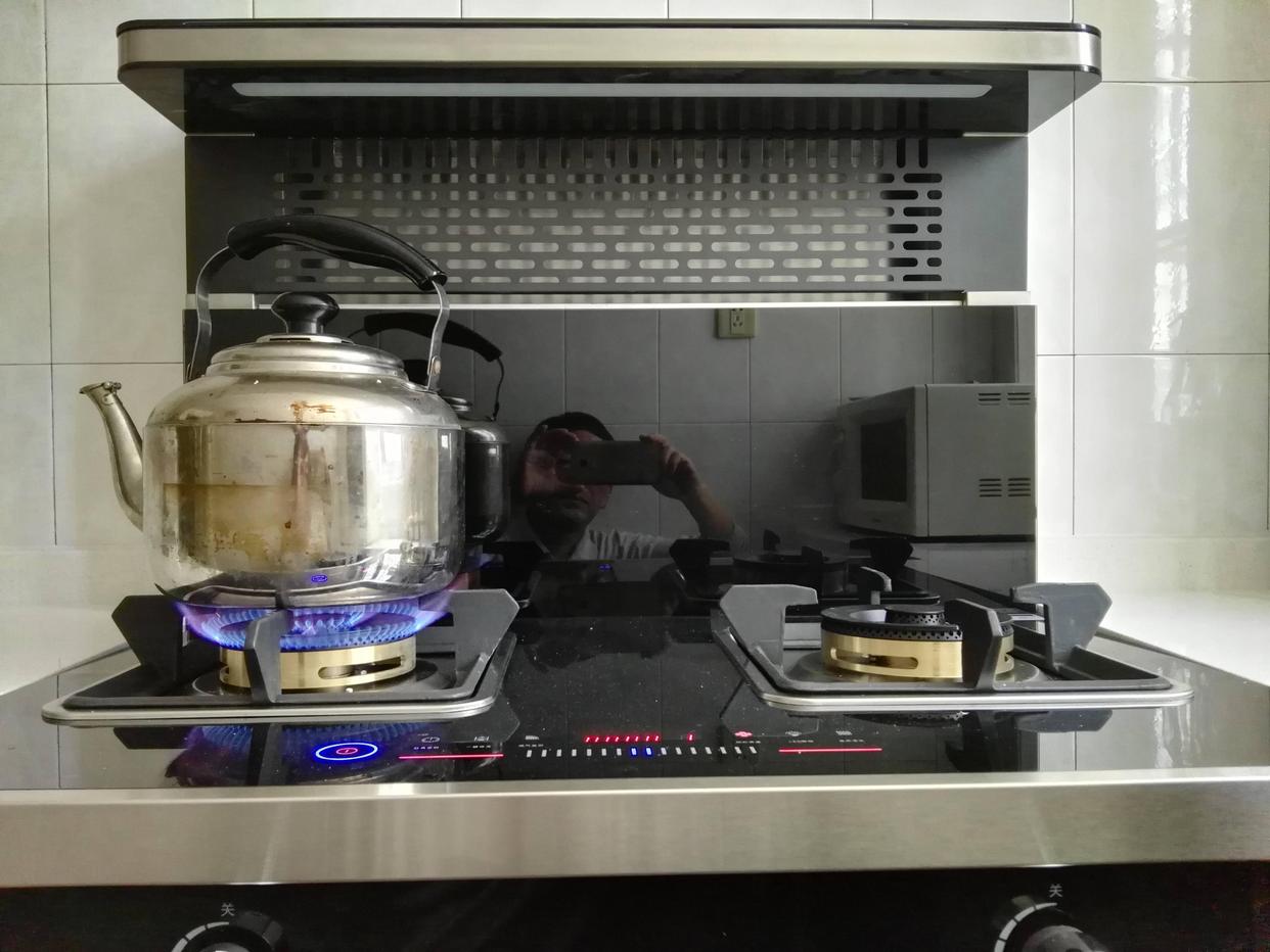 侧吸还是顶吸7字油烟机效果好,顶吸侧吸一体油烟机的优点和不足