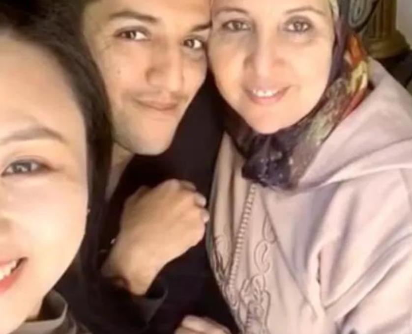 15年非洲富二代追求东北独眼美女,隔年领证裸婚,如今2个混血娃