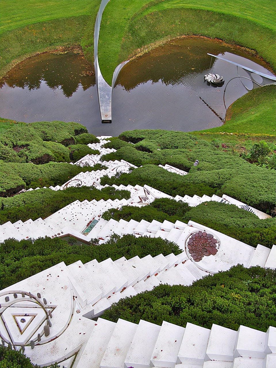 在花园中思考宇宙——詹克斯宇宙思考花园