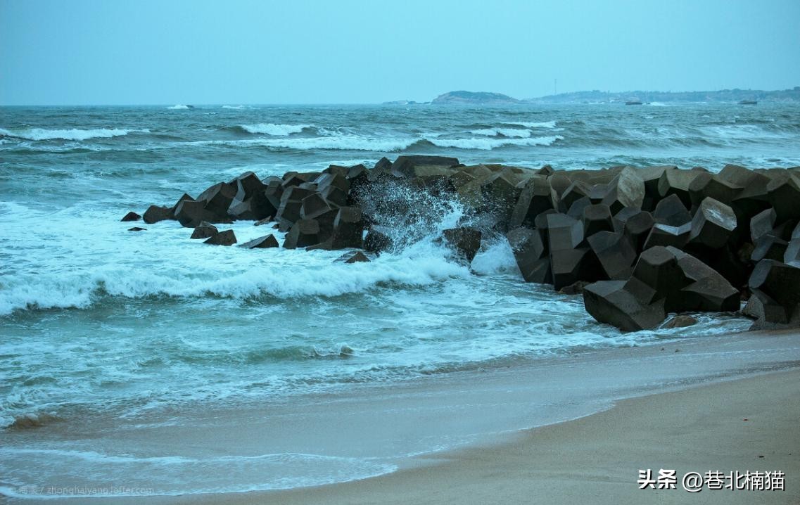 小伙花100块买下石头,小伙花一亿多买石头沉入海底